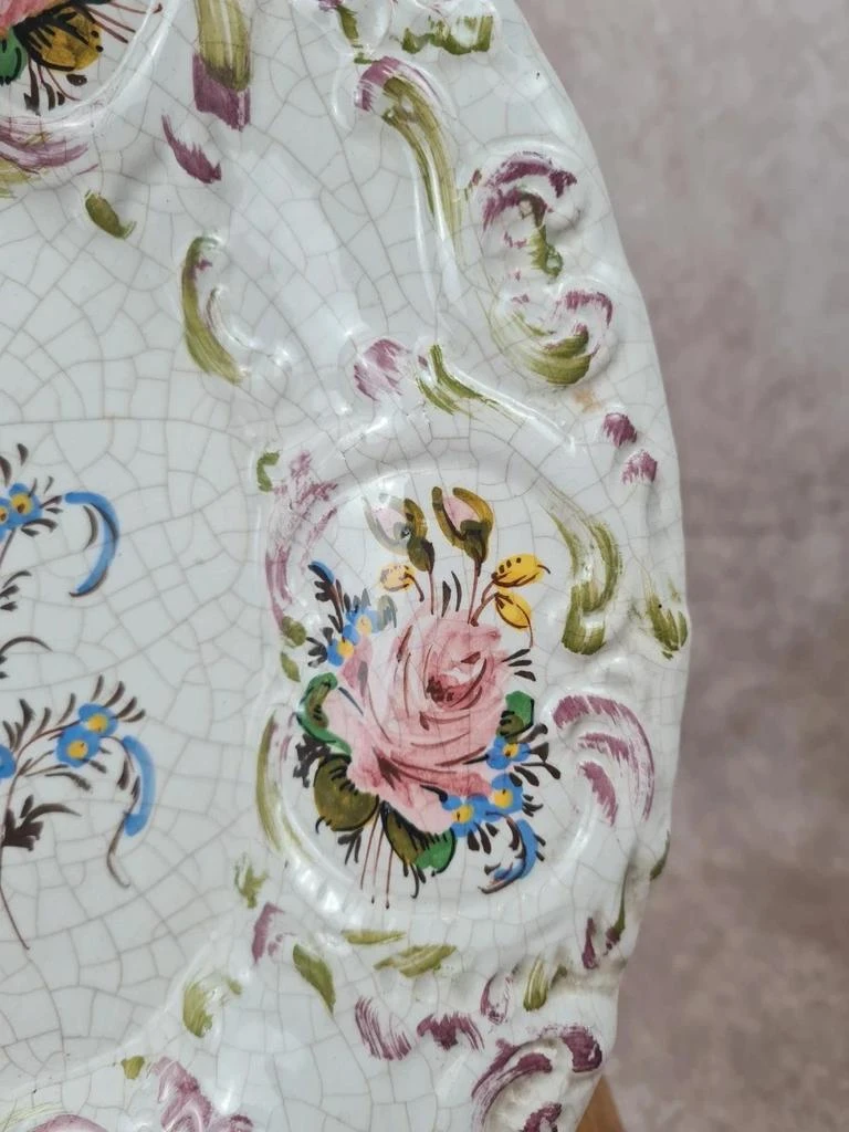 Plato antiguo de loza con decoración floral pintada a mano 🌸 Siglo XIX – photo 5